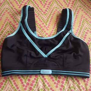 Syrokan 32D Sports Bra